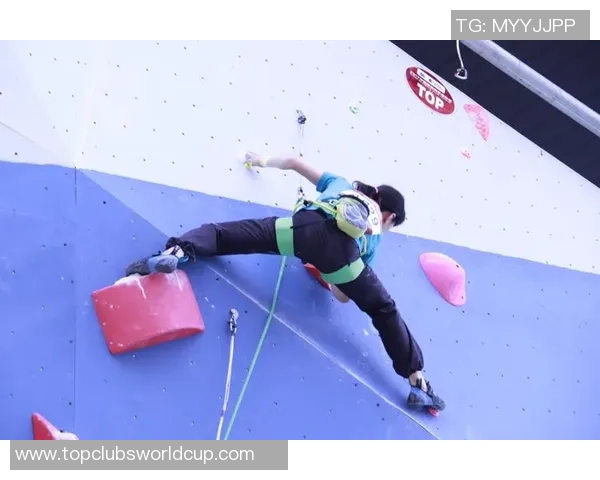 成都滑板队逆袭之旅：攀岩联赛中的奋斗与荣耀